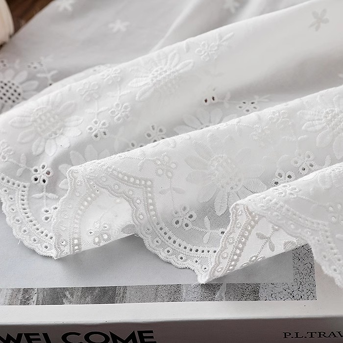 Embroidery Cotton Shirt - Tela de algodón con flores huecas