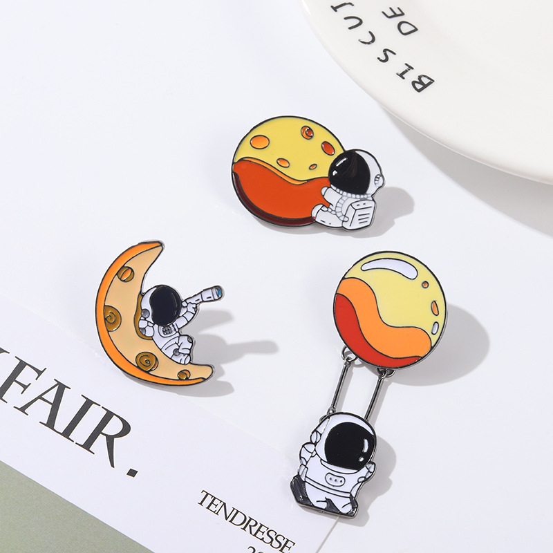 Pin de esmalte de astronauta p - Embroidery Bali reseña y precio
